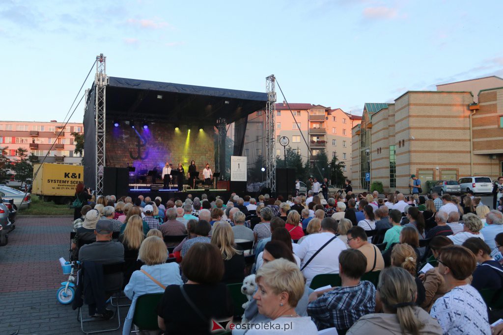 Powstańcze śpiewanie w Ostrołęce [01.08.2022] - zdjęcie #68 - eOstroleka.pl