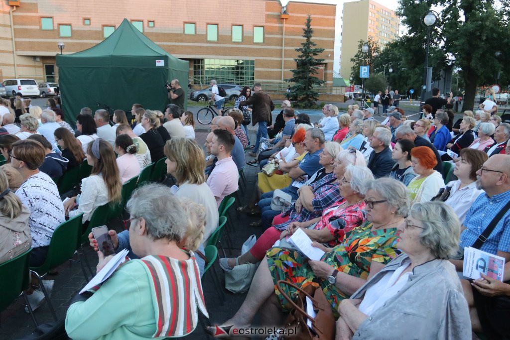 Powstańcze śpiewanie w Ostrołęce [01.08.2022] - zdjęcie #67 - eOstroleka.pl