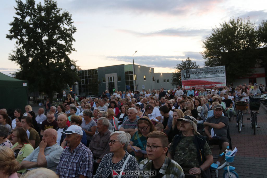Powstańcze śpiewanie w Ostrołęce [01.08.2022] - zdjęcie #33 - eOstroleka.pl