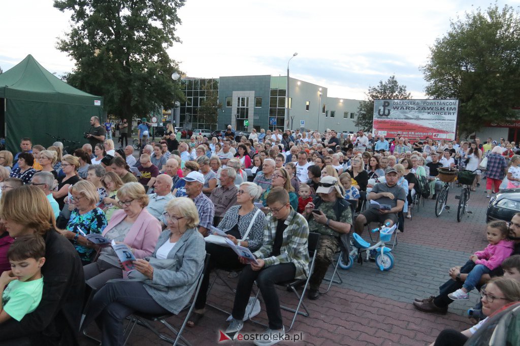 Powstańcze śpiewanie w Ostrołęce [01.08.2022] - zdjęcie #32 - eOstroleka.pl