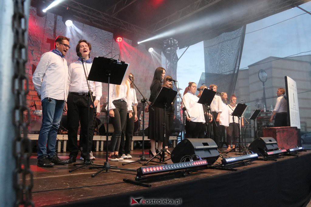 Powstańcze śpiewanie w Ostrołęce [01.08.2022] - zdjęcie #31 - eOstroleka.pl