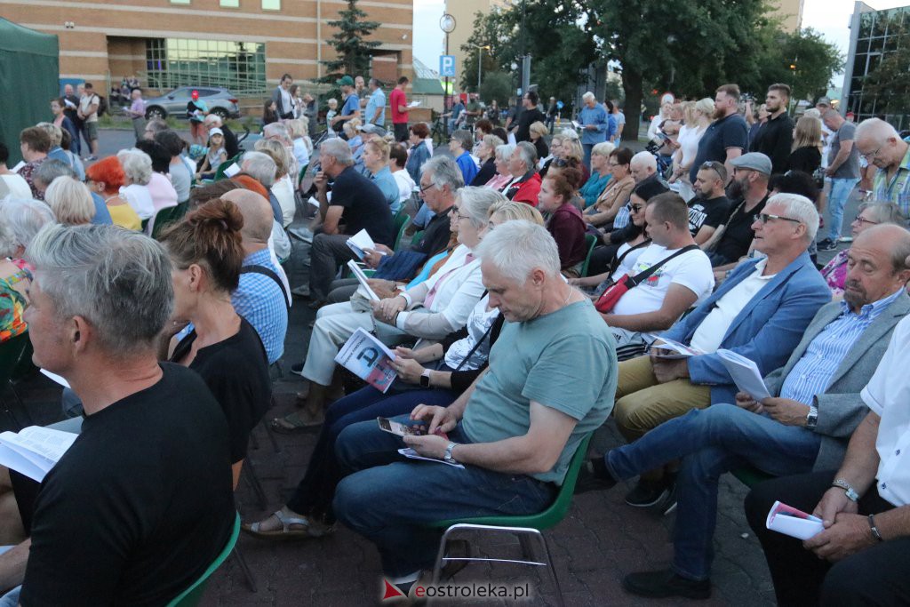Powstańcze śpiewanie w Ostrołęce [01.08.2022] - zdjęcie #29 - eOstroleka.pl