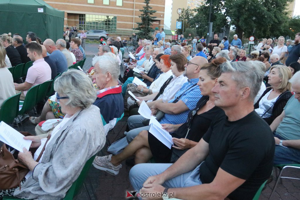 Powstańcze śpiewanie w Ostrołęce [01.08.2022] - zdjęcie #26 - eOstroleka.pl