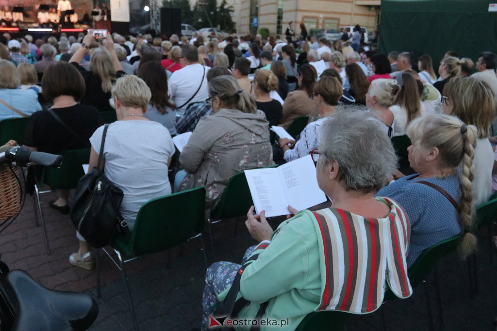 Powstańcze śpiewanie w Ostrołęce [01.08.2022] - zdjęcie #25 - eOstroleka.pl