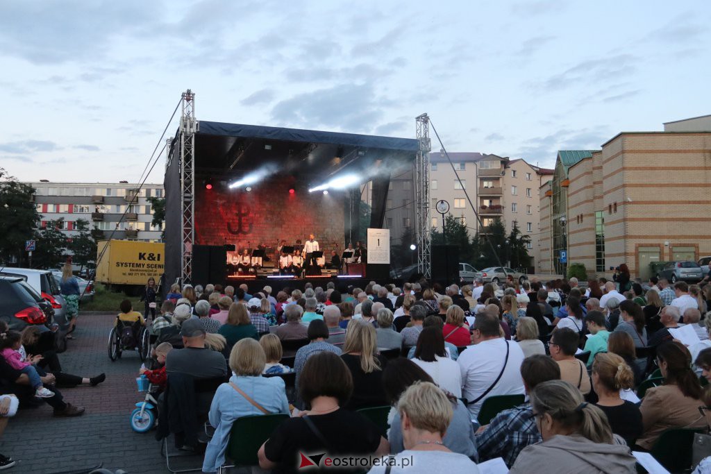 Powstańcze śpiewanie w Ostrołęce [01.08.2022] - zdjęcie #24 - eOstroleka.pl