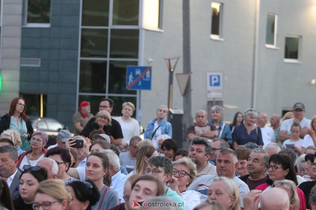 Powstańcze śpiewanie w Ostrołęce [01.08.2022] - zdjęcie #8 - eOstroleka.pl
