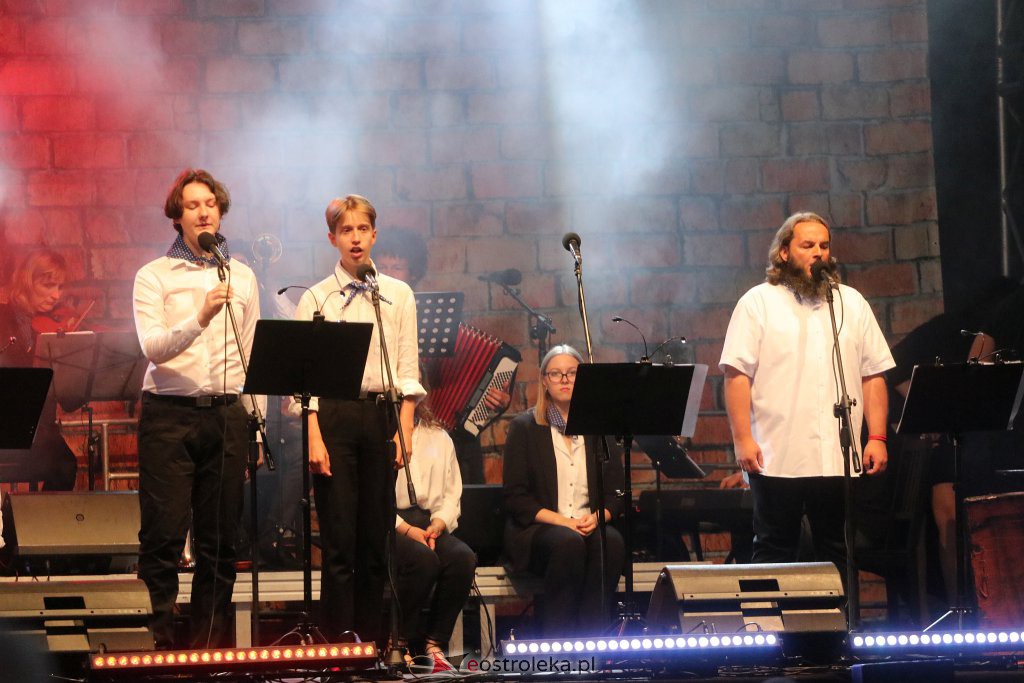 Powstańcze śpiewanie w Ostrołęce [01.08.2022] - zdjęcie #3 - eOstroleka.pl