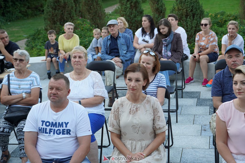 Letnie Granie: Koncert Przemysława Kamińskiego przed Dworkiem w Przystani [3.08.2022] - zdjęcie #14 - eOstroleka.pl