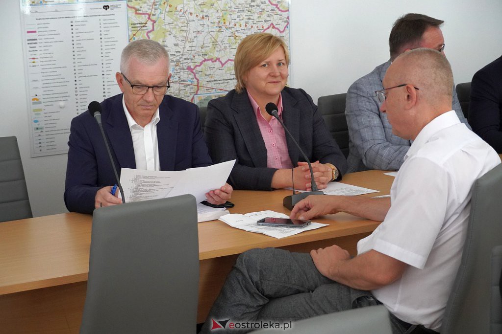 50. sesja rady powiatu ostrołęckiego [4.08.2022] - zdjęcie #11 - eOstroleka.pl