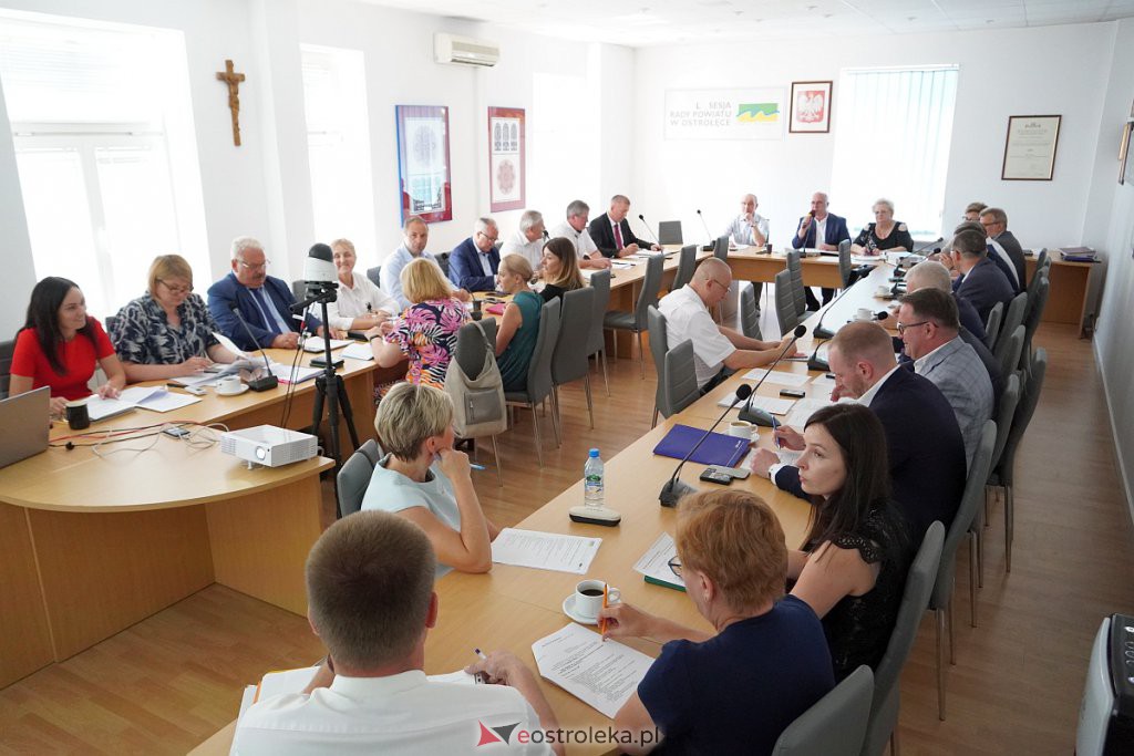 50. sesja rady powiatu ostrołęckiego [4.08.2022] - zdjęcie #24 - eOstroleka.pl