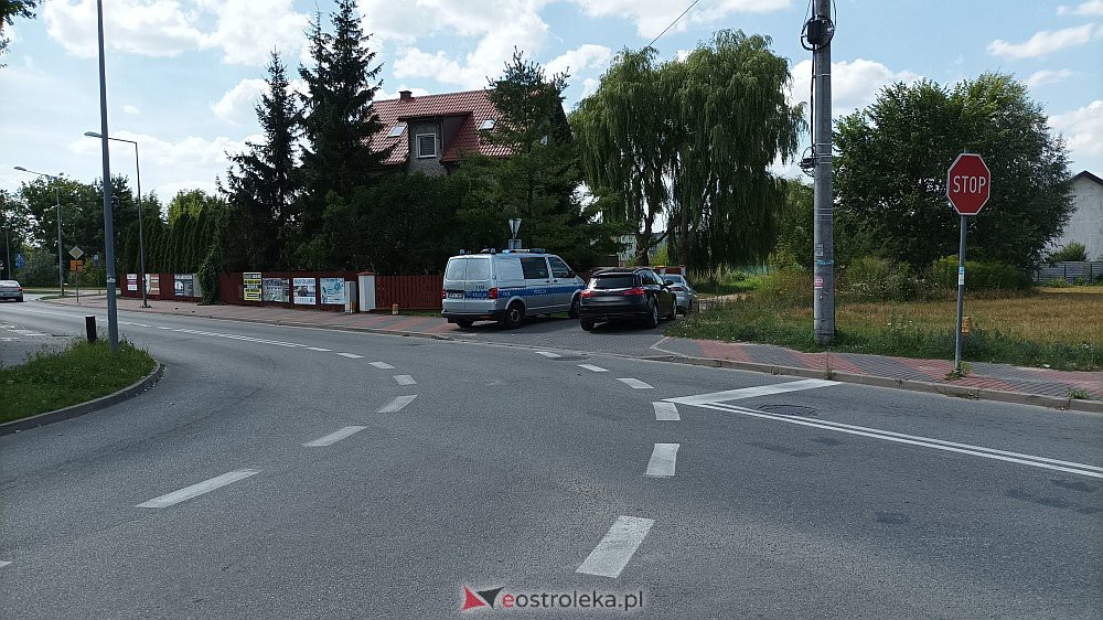 Kraksa na skrzyżowaniu Nasypowej z Kaczyńską [05.08.2022] - zdjęcie #6 - eOstroleka.pl