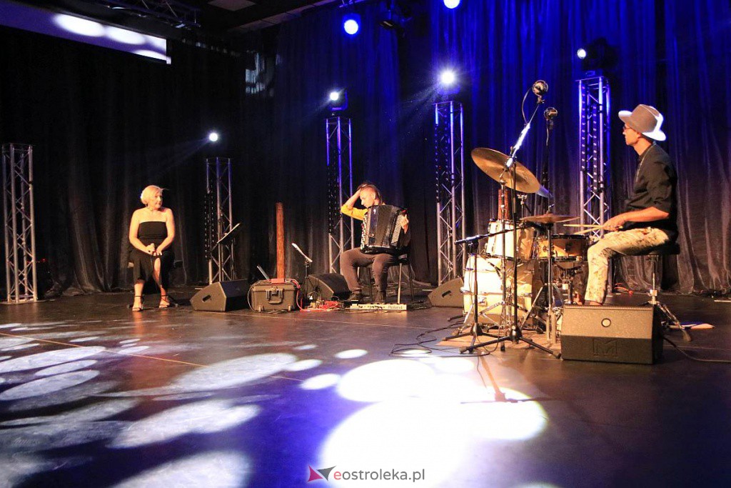 Anna Gadt Trio w Multimedialnym Centrum Natura [05.08.2022] - zdjęcie #6 - eOstroleka.pl