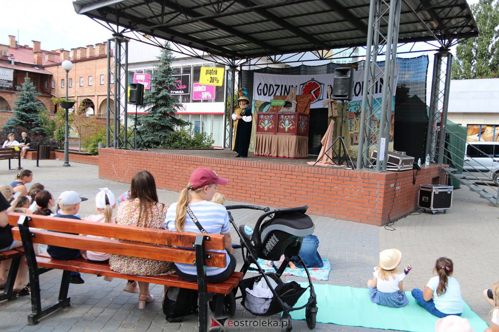 Spektakl na scenie przy Kupcu [07.08.2022] - zdjęcie #31 - eOstroleka.pl
