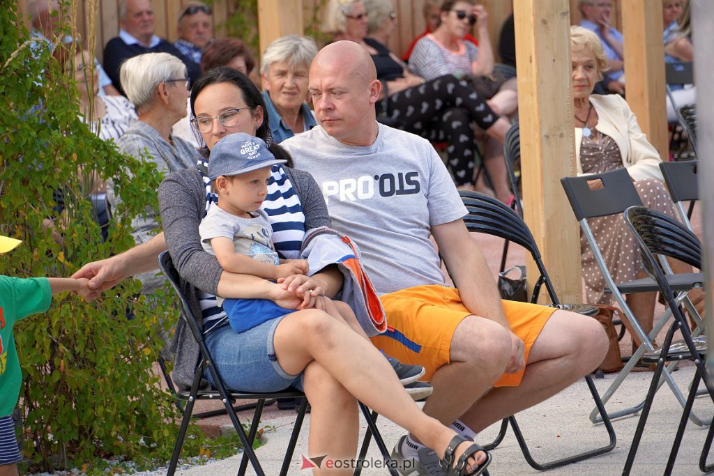  Muzyczne lato w tężni - Piotr Grzyb i Artur Kaliszewski [7.08.2022] - zdjęcie #47 - eOstroleka.pl