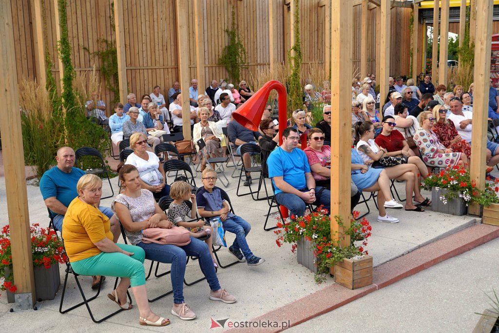  Muzyczne lato w tężni - Piotr Grzyb i Artur Kaliszewski [7.08.2022] - zdjęcie #8 - eOstroleka.pl