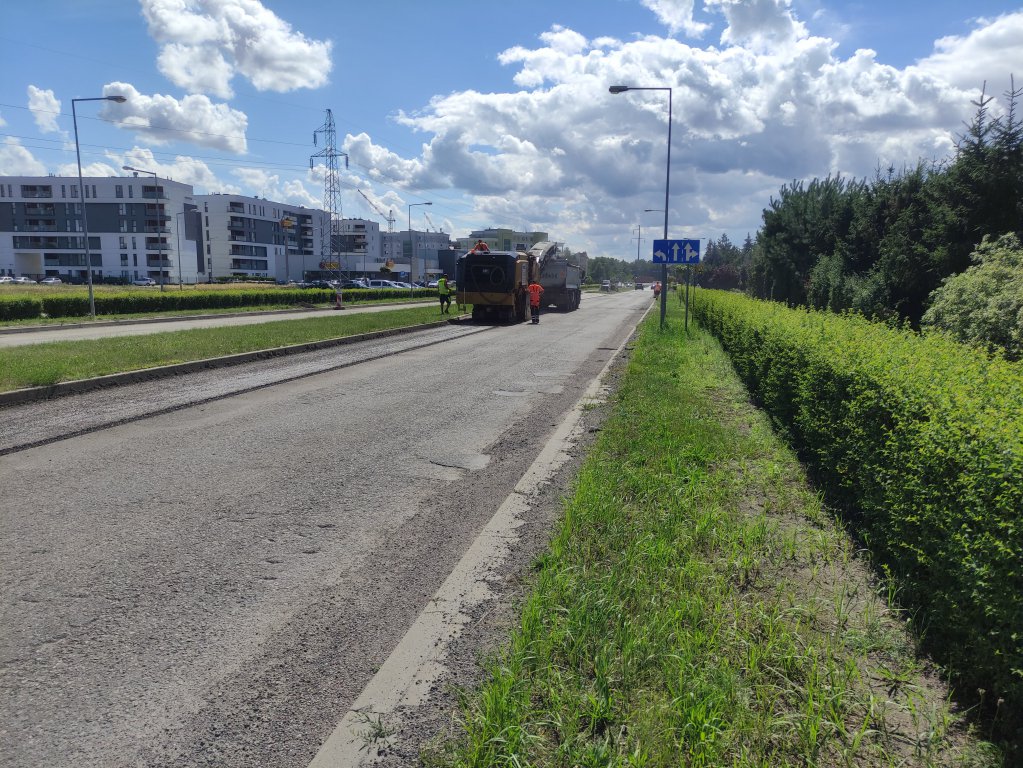 Uwaga kierowcy! Ruszyły prace przy remoncie “mini-obwodnicy” [08.08.2022] - zdjęcie #4 - eOstroleka.pl