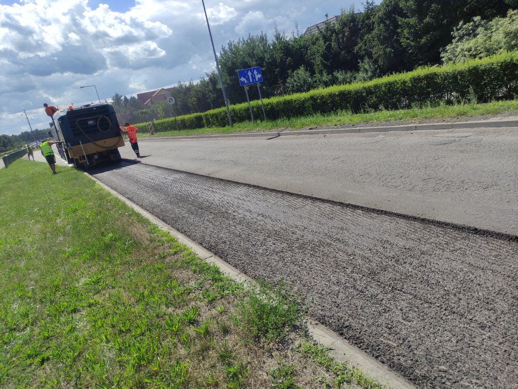 Uwaga kierowcy! Ruszyły prace przy remoncie “mini-obwodnicy” [08.08.2022] - zdjęcie #9 - eOstroleka.pl