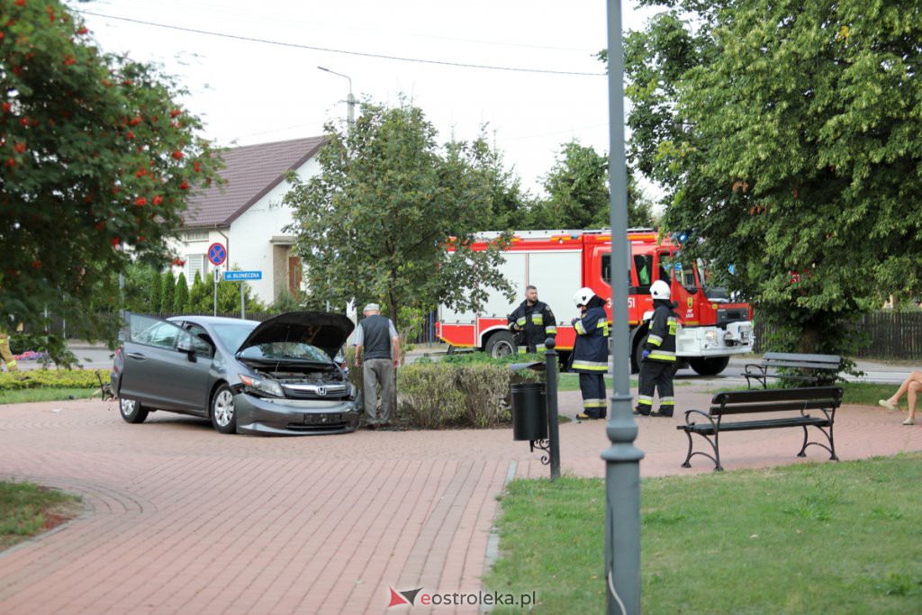 Poważny wypadek w Lelisie [12.08.2022] - zdjęcie #9 - eOstroleka.pl