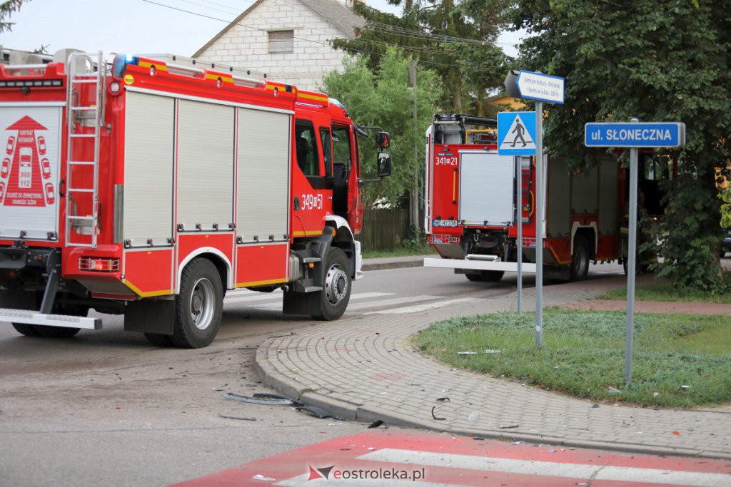Poważny wypadek w Lelisie [12.08.2022] - zdjęcie #28 - eOstroleka.pl