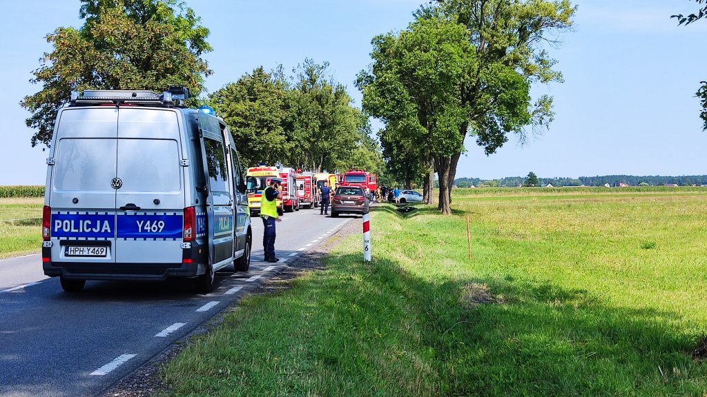Wypadek w Dylewie [13.08.2022] - zdjęcie #7 - eOstroleka.pl