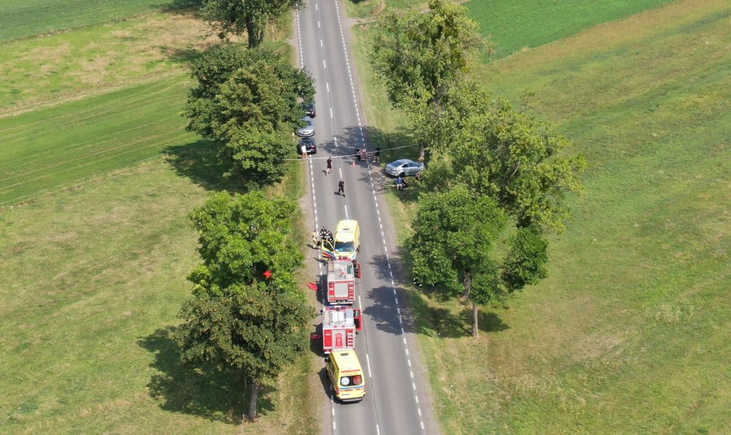 Wypadek w Dylewie [13.08.2022] - zdjęcie #1 - eOstroleka.pl