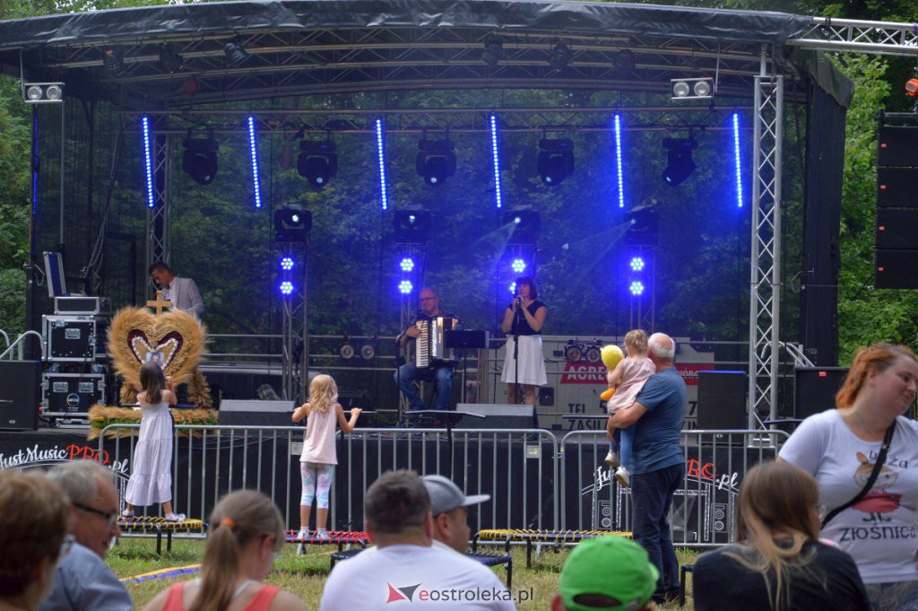 Świnia kontra dzik! Dożynkowa zabawa w Przytułach Starych [14.08.2022] - zdjęcie #18 - eOstroleka.pl