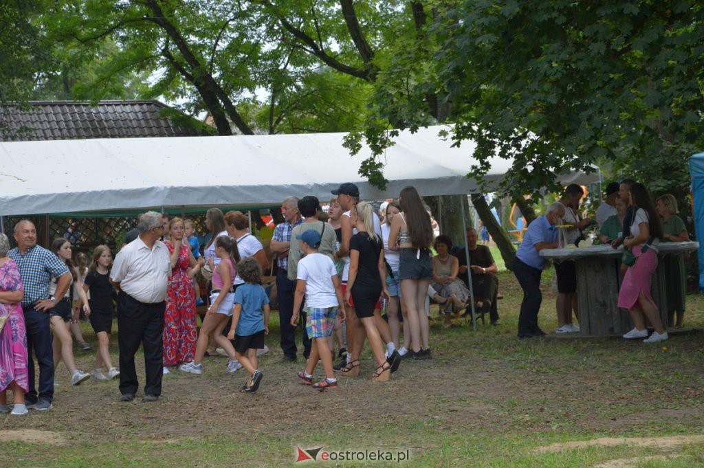 Świnia kontra dzik! Dożynkowa zabawa w Przytułach Starych [14.08.2022] - zdjęcie #17 - eOstroleka.pl