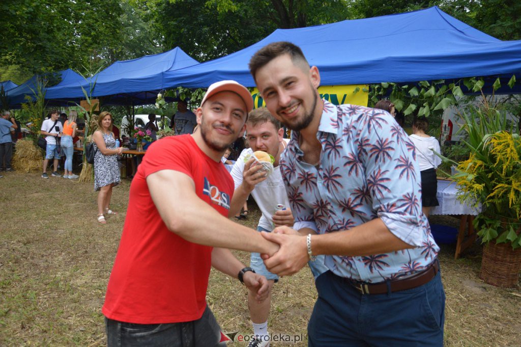 Świnia kontra dzik! Dożynkowa zabawa w Przytułach Starych [14.08.2022] - zdjęcie #11 - eOstroleka.pl