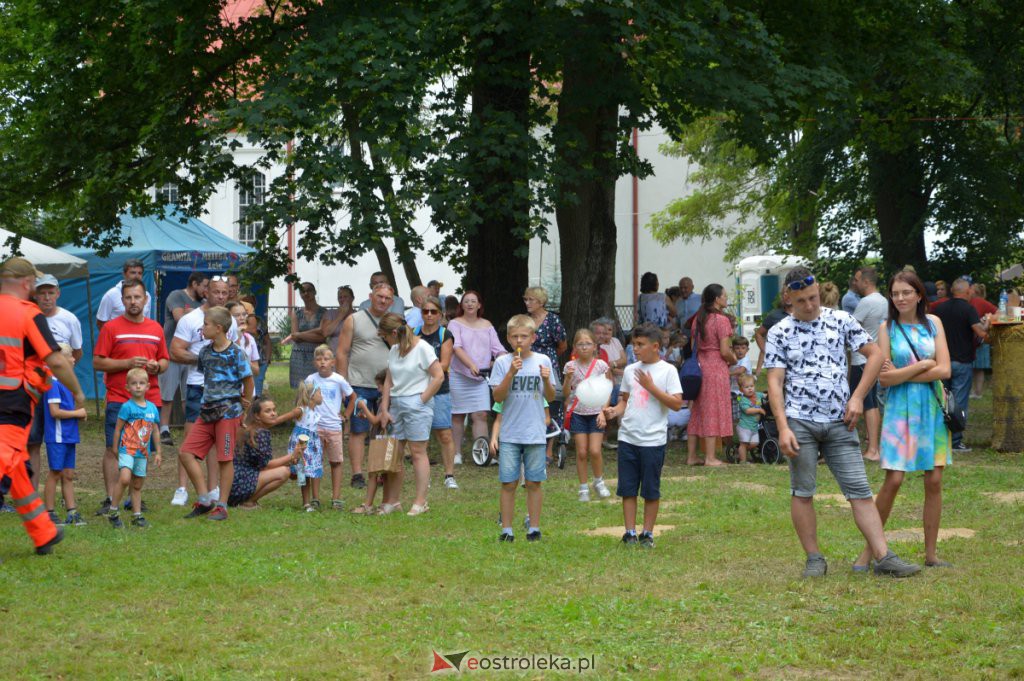 Świnia kontra dzik! Dożynkowa zabawa w Przytułach Starych [14.08.2022] - zdjęcie #27 - eOstroleka.pl
