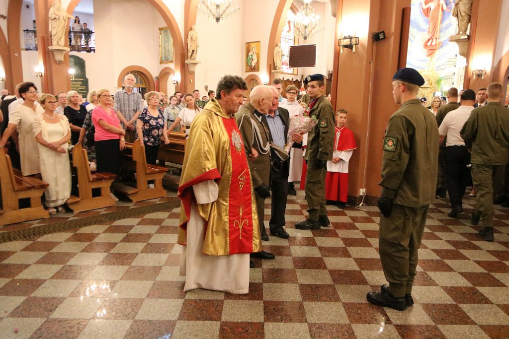 Uroczystości w kościele pw. Zbawiciela Świata [15.08.2022] - zdjęcie #32 - eOstroleka.pl