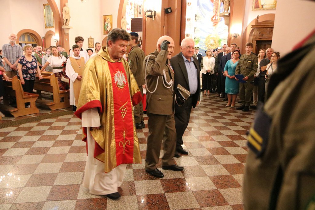 Uroczystości w kościele pw. Zbawiciela Świata [15.08.2022] - zdjęcie #35 - eOstroleka.pl
