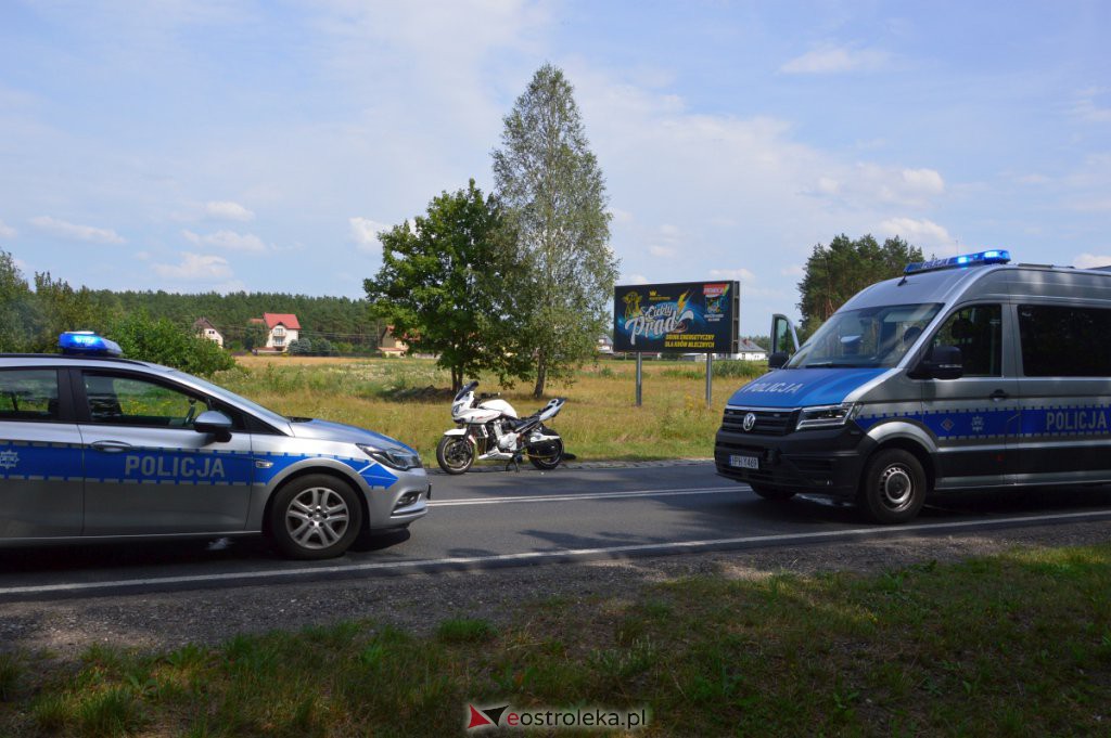 Wypadek na DK 53 z udziałem motocyklisty [15.08.2022] - zdjęcie #2 - eOstroleka.pl