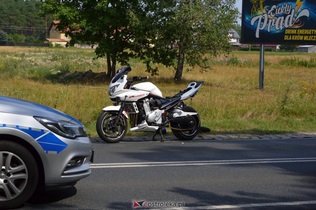 Wypadek na DK 53 z udziałem motocyklisty [15.08.2022] - zdjęcie #3 - eOstroleka.pl