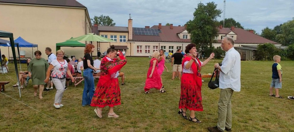Świetna rodzinna zabawa z profilaktyką w tle w Wolkowych [14.08.2022] - zdjęcie #1 - eOstroleka.pl