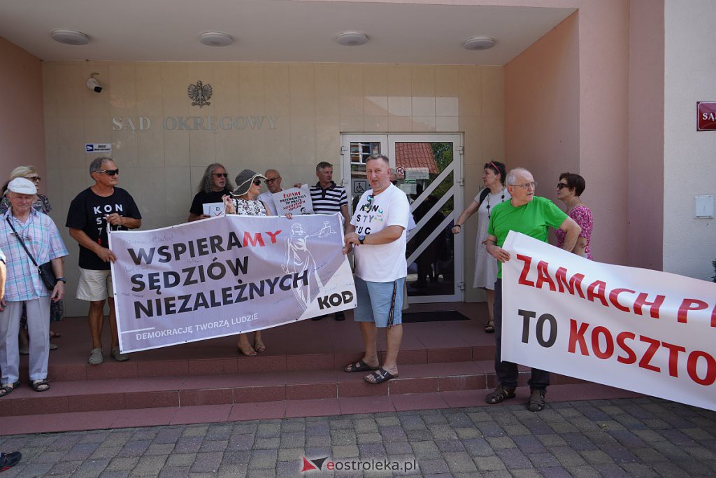 Protest sędziów w Ostrołęce [18.08.2022] - zdjęcie #1 - eOstroleka.pl