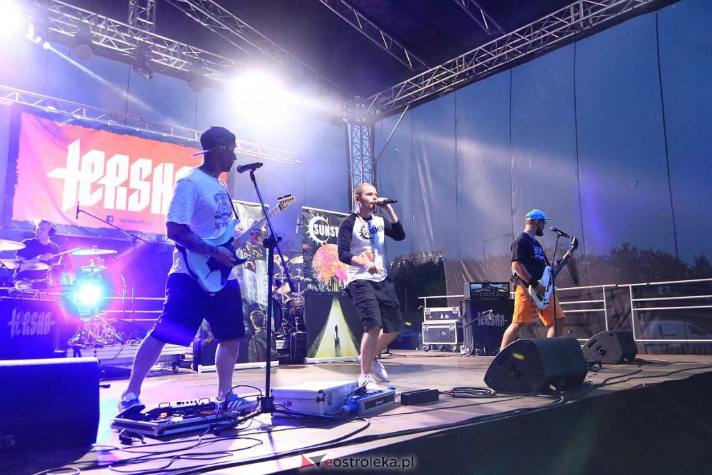 Festiwal Mocne Brzmienia wystartował. Na początek Sunsmoke i Tersha [19.08.2022] - zdjęcie #74 - eOstroleka.pl