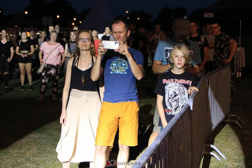 Festiwal Mocne Brzmienia wystartował. Na początek Sunsmoke i Tersha [19.08.2022] - zdjęcie #53 - eOstroleka.pl