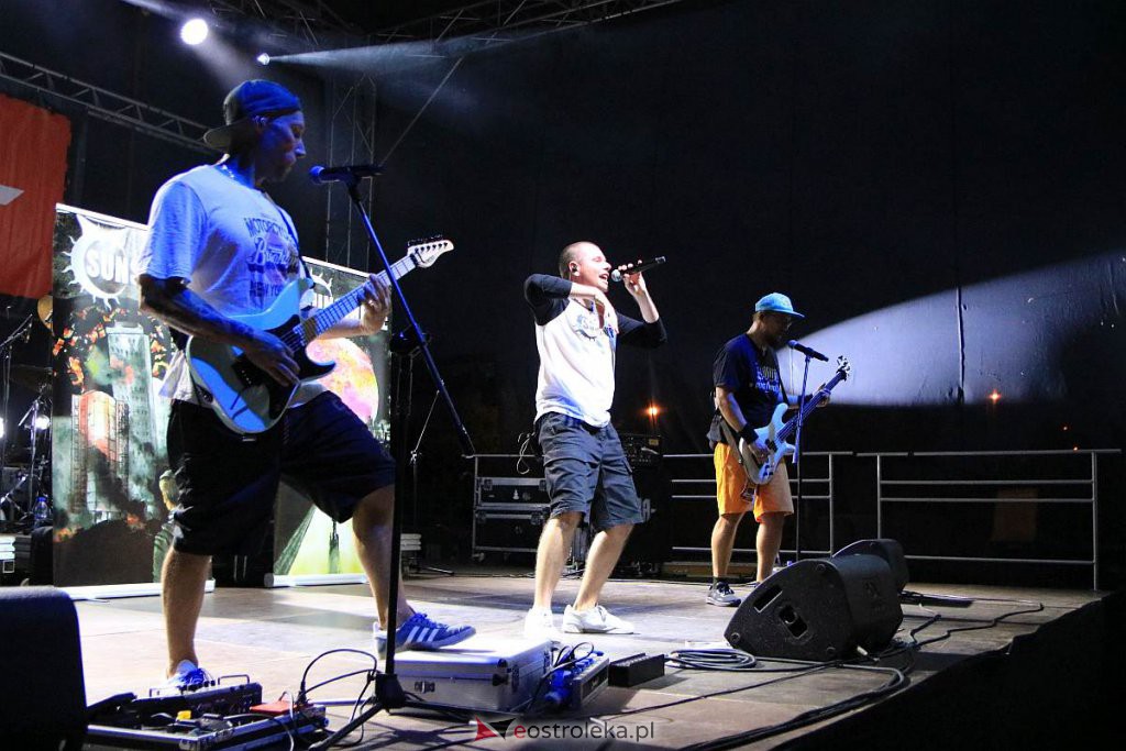 Festiwal Mocne Brzmienia wystartował. Na początek Sunsmoke i Tersha [19.08.2022] - zdjęcie #40 - eOstroleka.pl