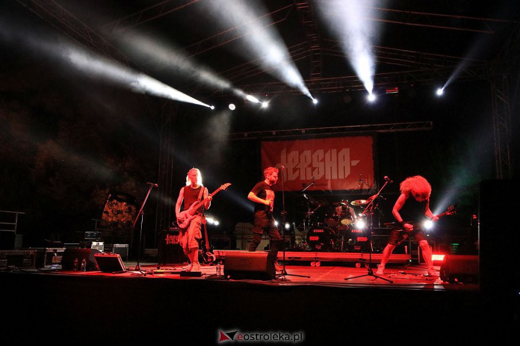 Festiwal Mocne Brzmienia wystartował. Na początek Sunsmoke i Tersha [19.08.2022] - zdjęcie #18 - eOstroleka.pl