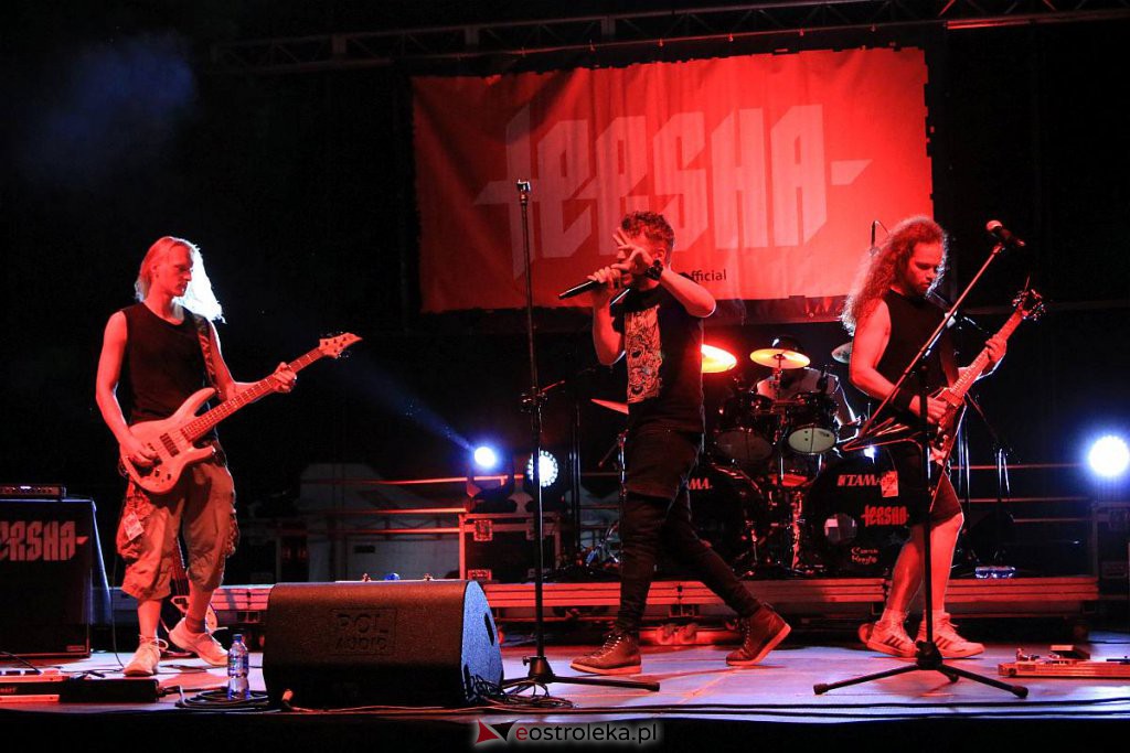 Festiwal Mocne Brzmienia wystartował. Na początek Sunsmoke i Tersha [19.08.2022] - zdjęcie #15 - eOstroleka.pl