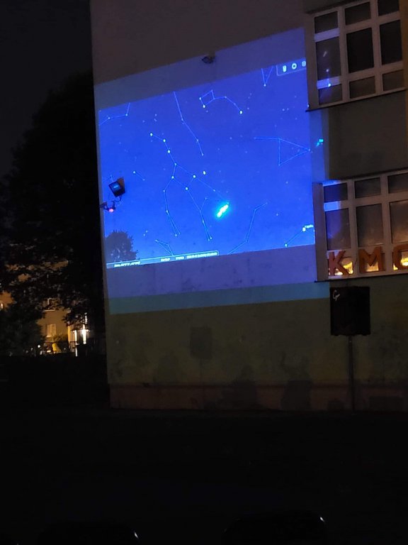Wypatrywali na niebie spadających gwiazd. Noc perseidów w Staszicówce [20.08.2022] - zdjęcie #1 - eOstroleka.pl