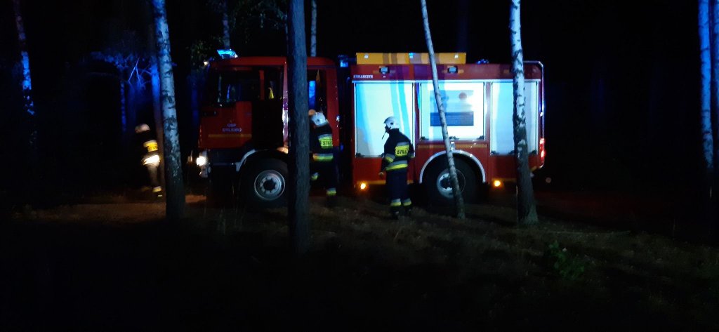 Dramatyczna walka strażaków z ogniem w Glebie [20.08.2022] - zdjęcie #1 - eOstroleka.pl
