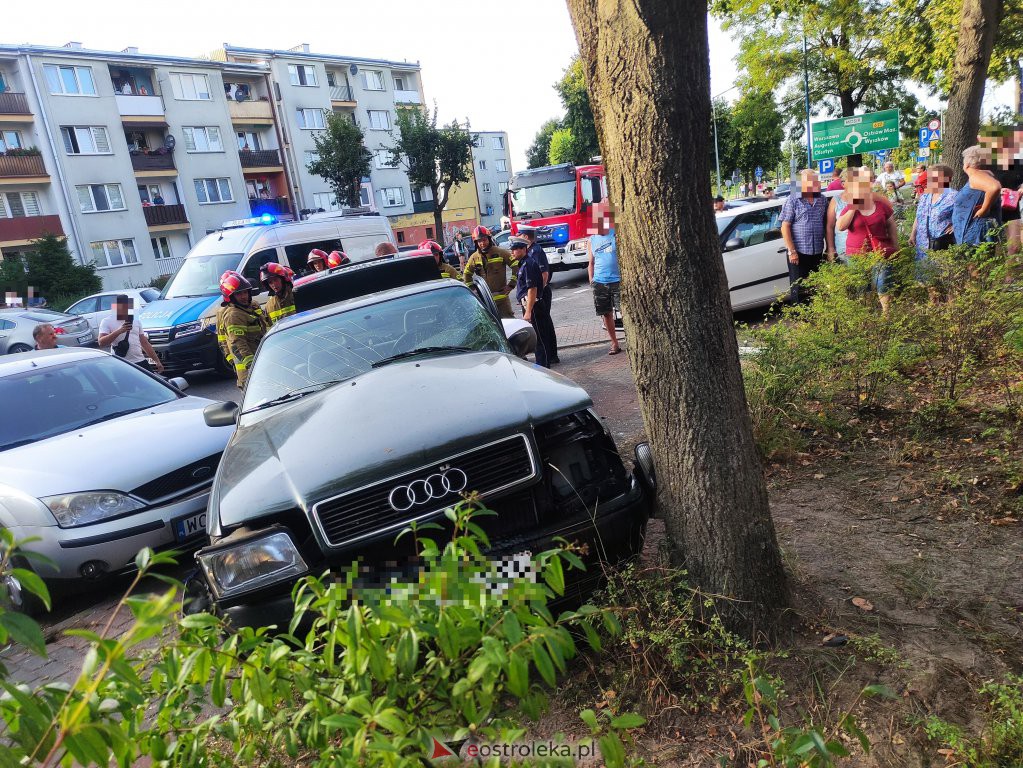 Wypadek przy Hallera [21.08.2022] - zdjęcie #4 - eOstroleka.pl