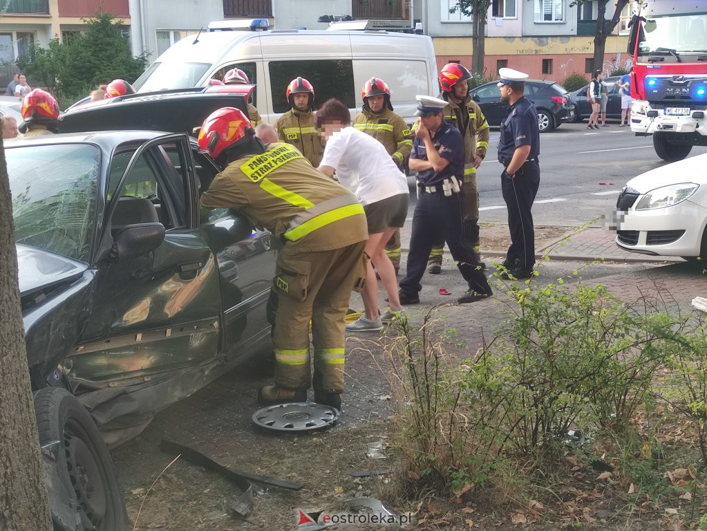 Wypadek przy Hallera [21.08.2022] - zdjęcie #6 - eOstroleka.pl