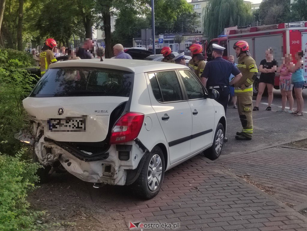 Wypadek przy Hallera [21.08.2022] - zdjęcie #4 - eOstroleka.pl