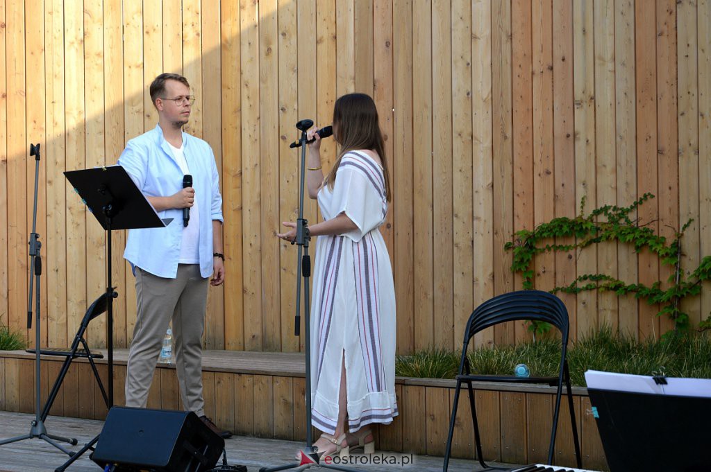 Muzyczne lato w tężni - Agata Salitra i Kamil Załuska Portrety [21.08.2022] - zdjęcie #26 - eOstroleka.pl