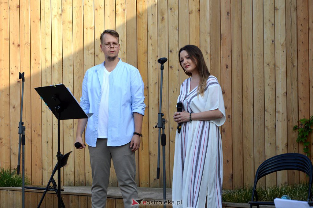 Muzyczne lato w tężni - Agata Salitra i Kamil Załuska Portrety [21.08.2022] - zdjęcie #8 - eOstroleka.pl