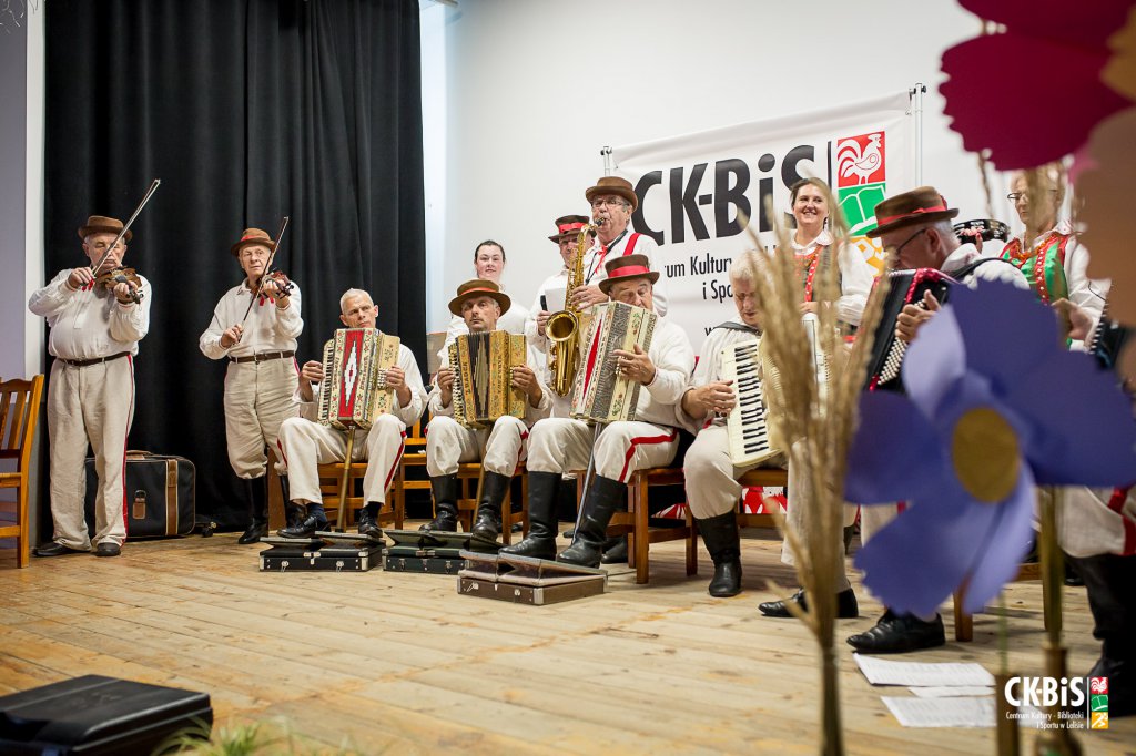 Kto wykonał “Najpiękniejszy wieniec dożynkowy w gminie Lelis” ? [22.08.2022] - zdjęcie #26 - eOstroleka.pl