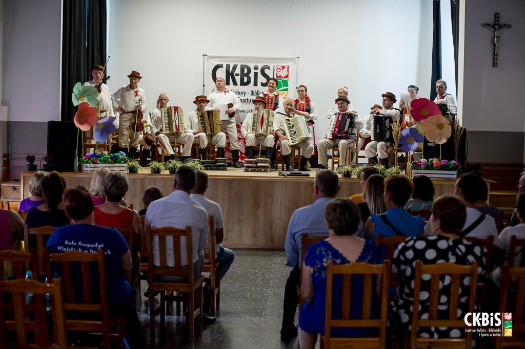 Kto wykonał “Najpiękniejszy wieniec dożynkowy w gminie Lelis” ? [22.08.2022] - zdjęcie #15 - eOstroleka.pl