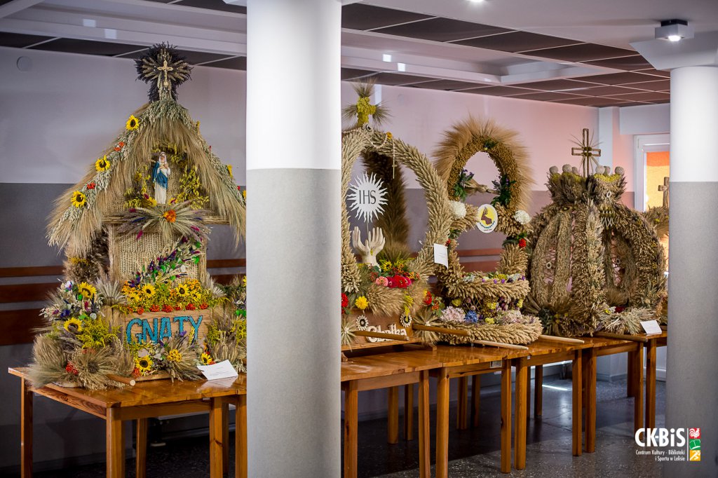 Kto wykonał “Najpiękniejszy wieniec dożynkowy w gminie Lelis” ? [22.08.2022] - zdjęcie #8 - eOstroleka.pl